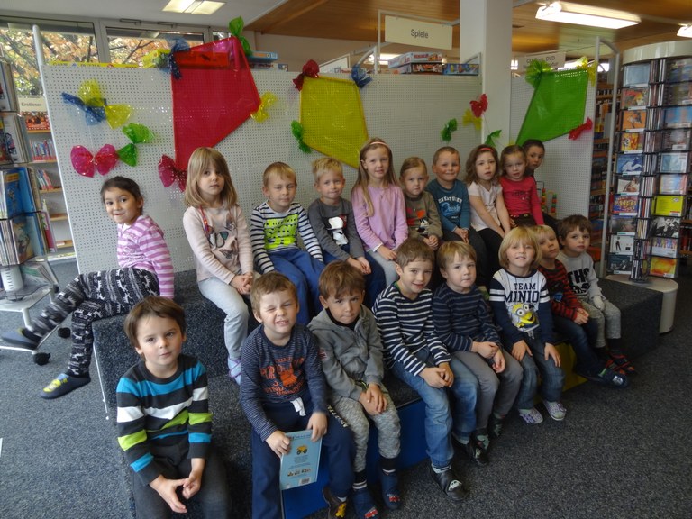 Waldkindergarten Sulz besucht die Bücherei