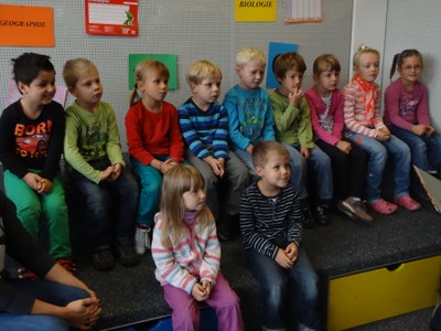 Kindergarten Röthis besucht die Bücherei