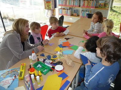 Kindergarten Röthis besuchte die Bücherei